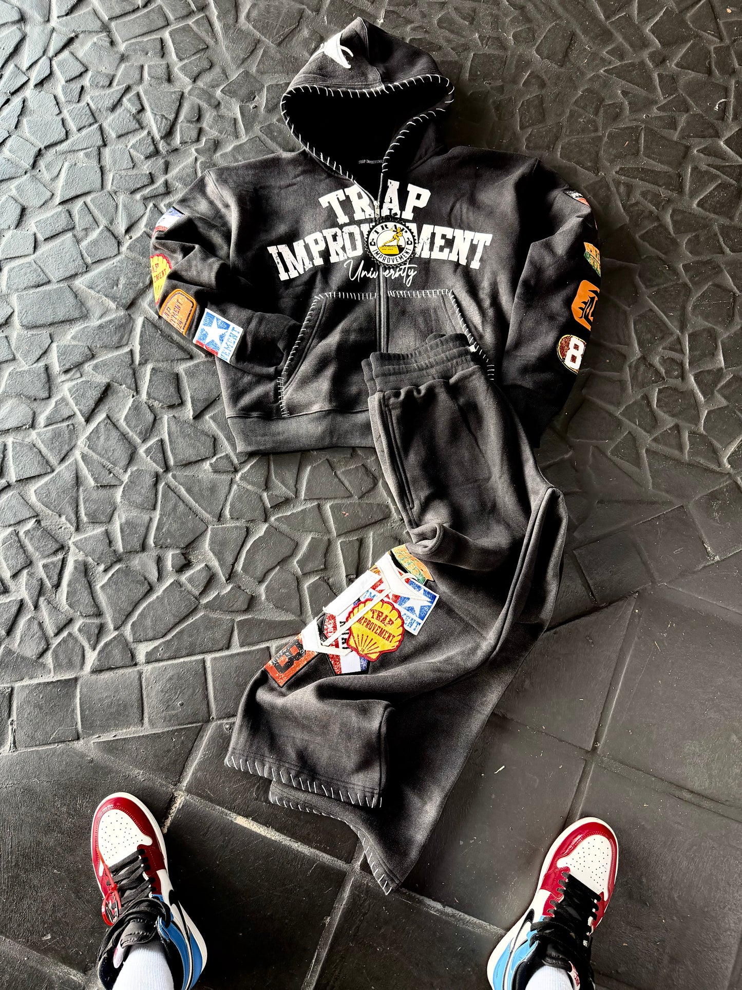 Trappers University Set – Black Asphalt