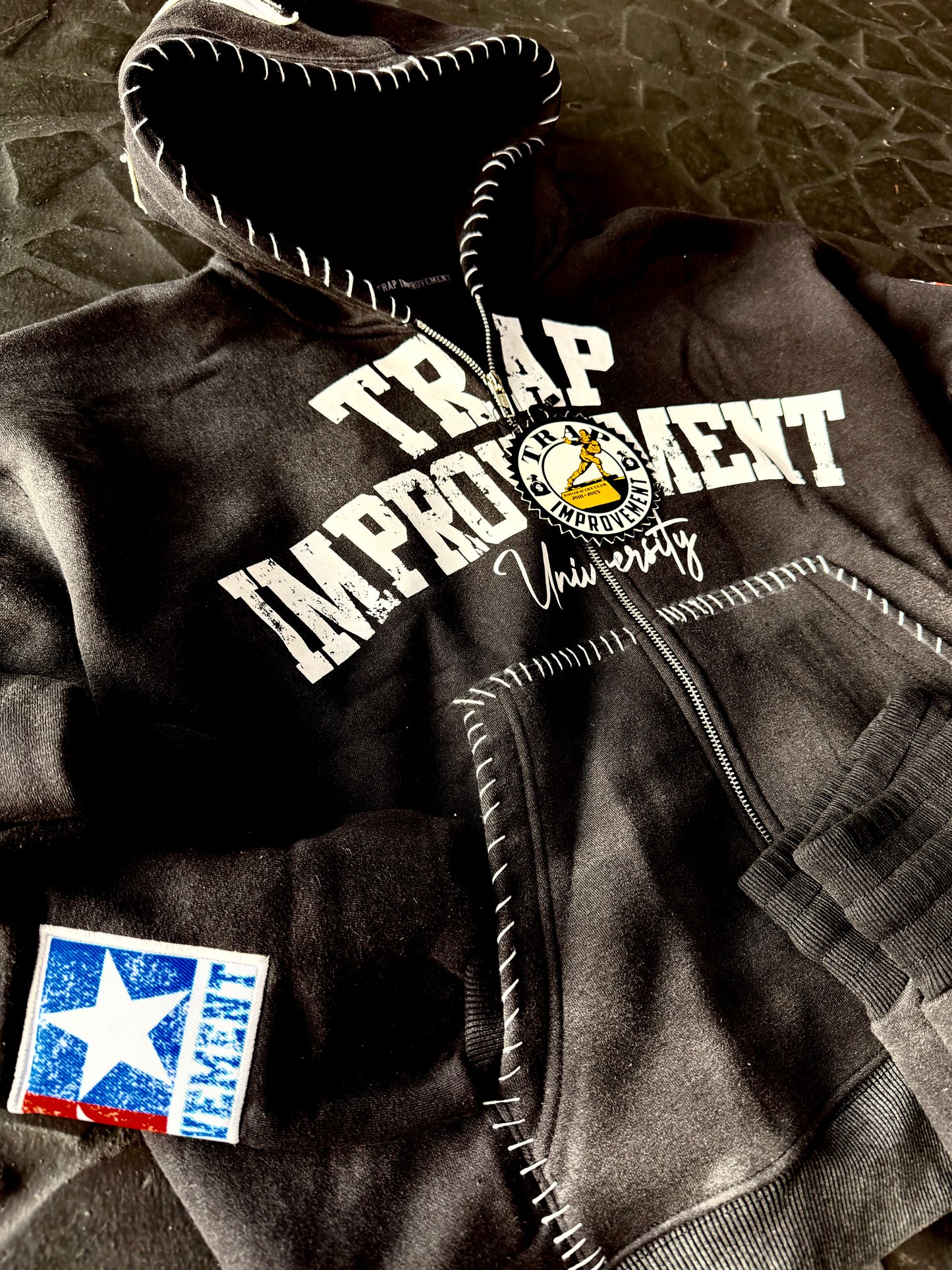 Trappers University Set – Black Asphalt